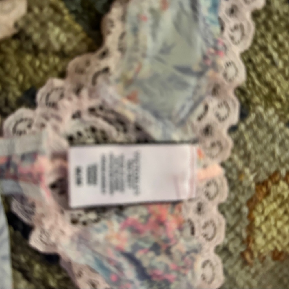 Victoria Secret Set (4 items) sz 34C/M - Picture 6 of 13